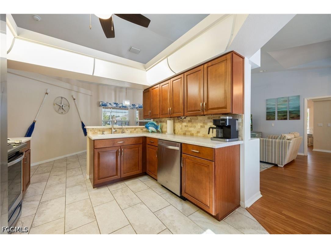 516 SE 8th Place Cape Coral FL 33990 2026020162 image13