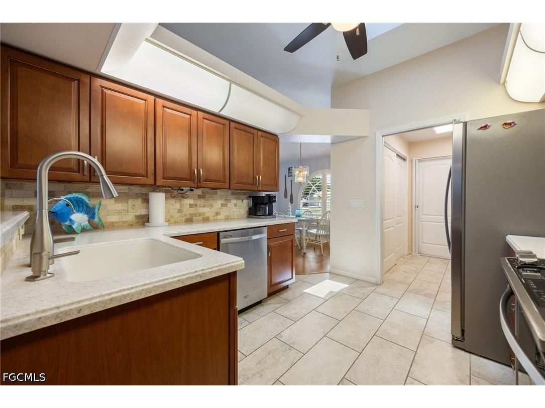 516 SE 8th Place Cape Coral FL 33990 2026020162 image14