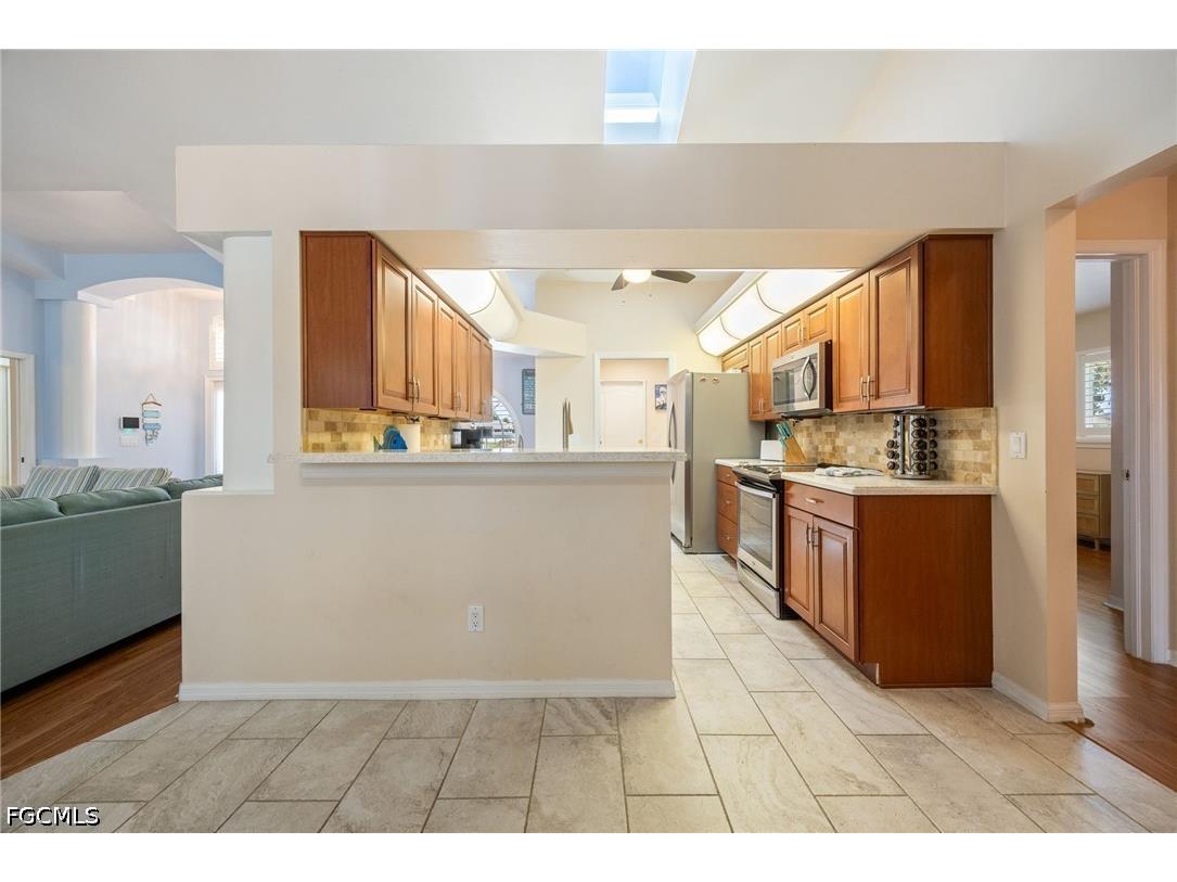 516 SE 8th Place Cape Coral FL 33990 2026020162 image15