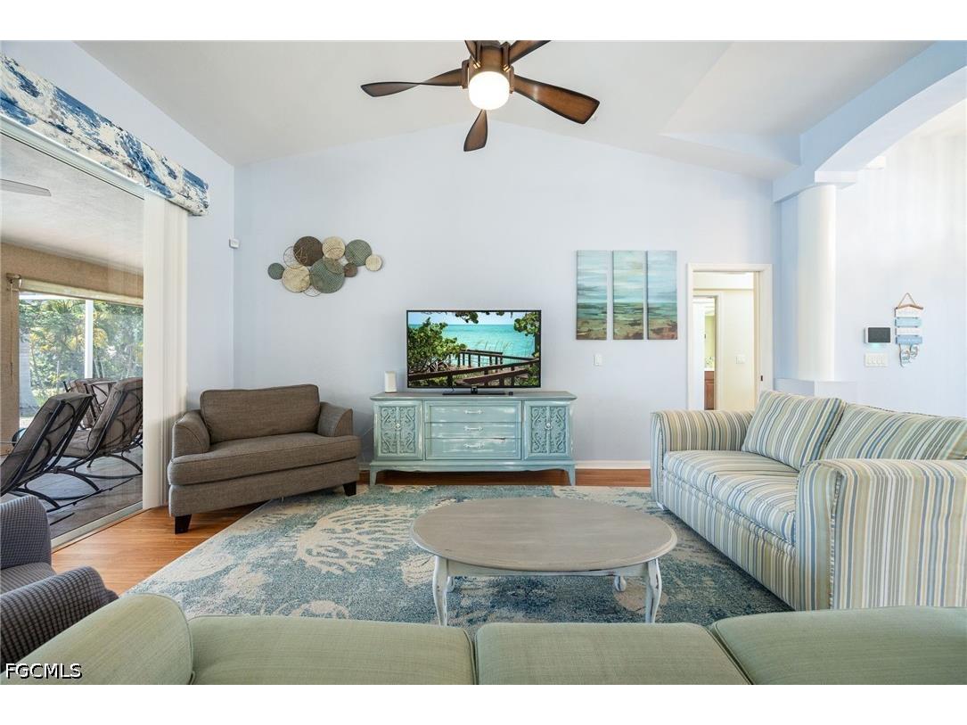 516 SE 8th Place Cape Coral FL 33990 2026020162 image9