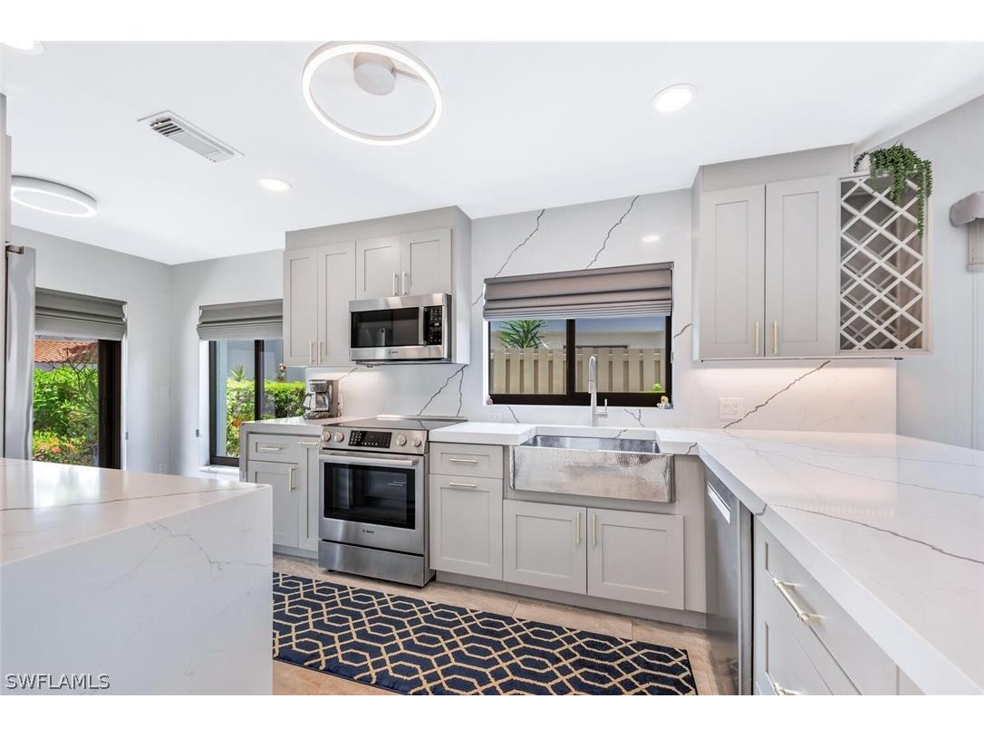 517 Beachwalk Circle #68-0 Naples FL 34108 224060541 image1