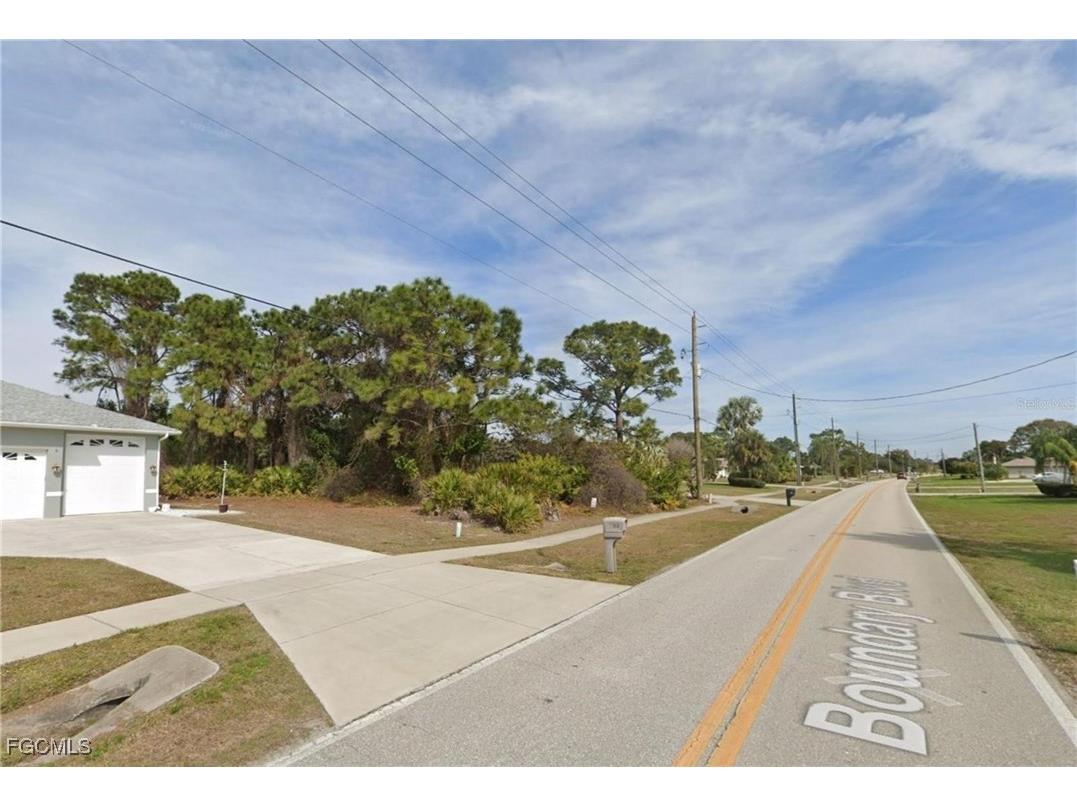 517 Boundary Boulevard Rotonda West FL 33947 2025014056 image5