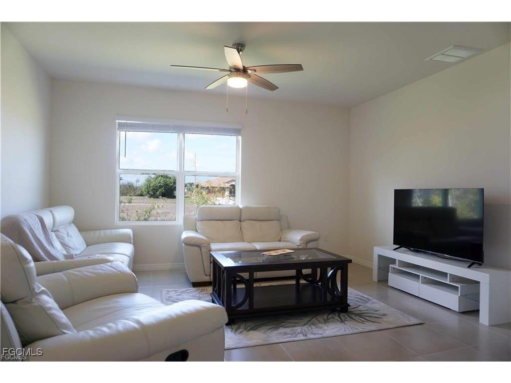 517 Kismet Parkway W Cape Coral FL 33993 2026001060 image1