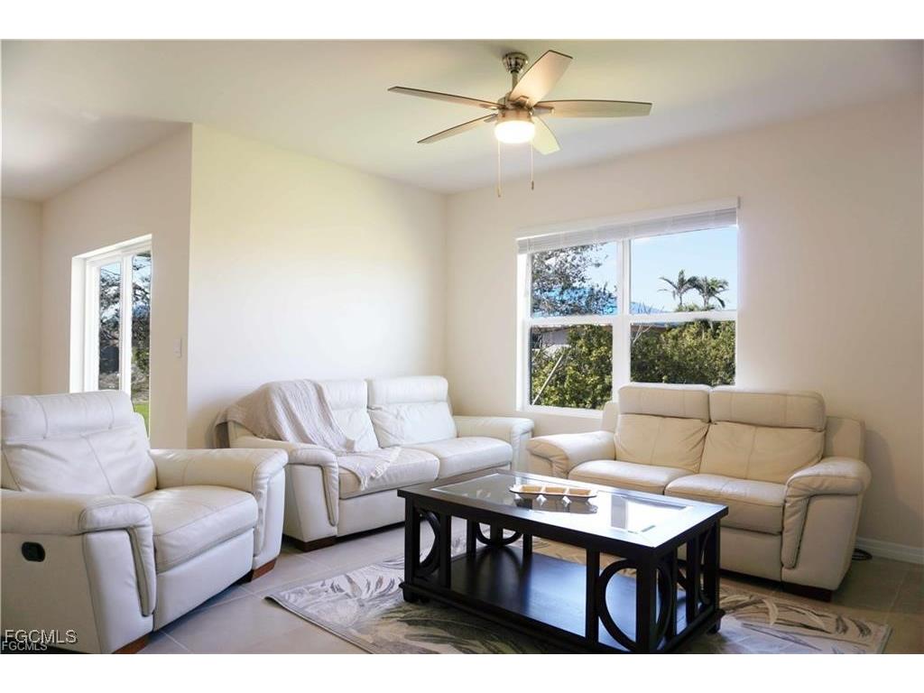 517 Kismet Parkway W Cape Coral FL 33993 2026001060 image2