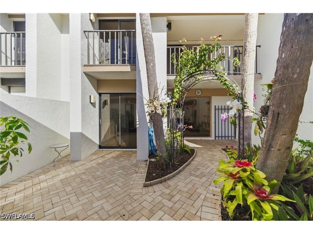 517 Lake Louise Circle #103 Naples FL 34110 226015183 image4