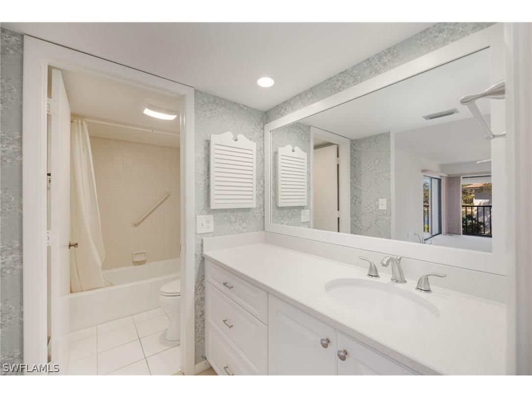 517 Lake Louise Circle #201 Naples FL 34110 226008919 image11