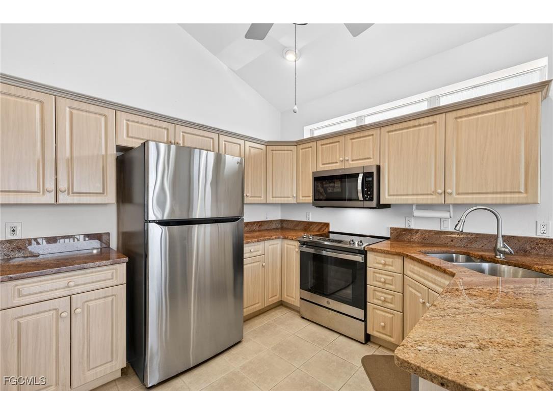 517 Lake Murex Circle Sanibel FL 33957 2025025389 image10