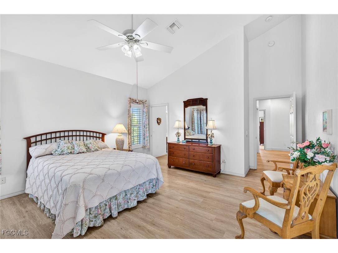 517 Lake Murex Circle Sanibel FL 33957 2025025389 image17