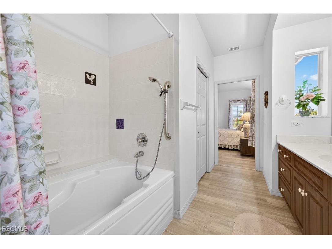 517 Lake Murex Circle Sanibel FL 33957 2025025389 image19