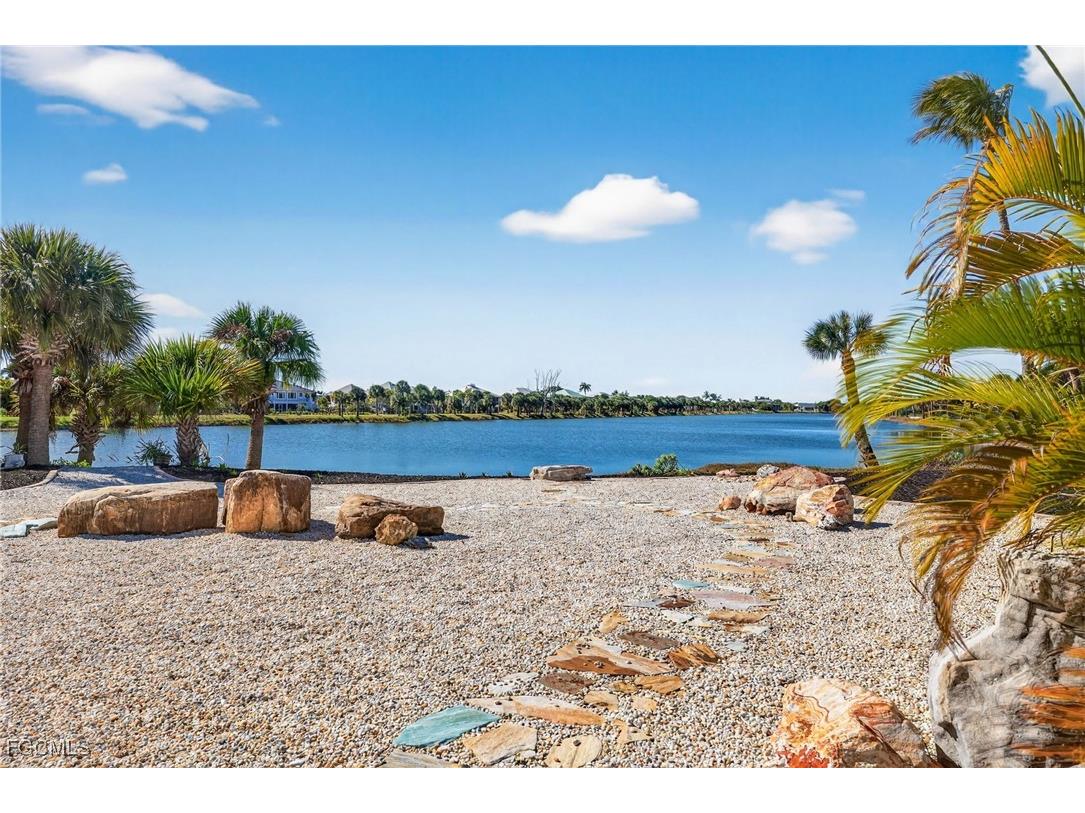517 Lake Murex Circle Sanibel FL 33957 2025025389 image37