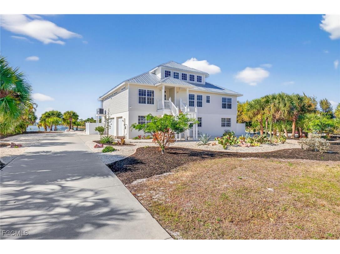 517 Lake Murex Circle Sanibel FL 33957 2025025389 image4