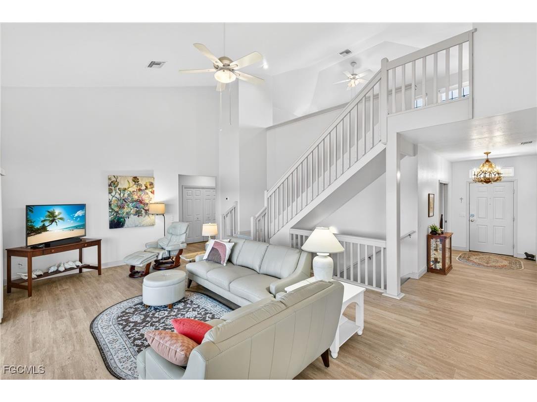 517 Lake Murex Circle Sanibel FL 33957 2025025389 image5