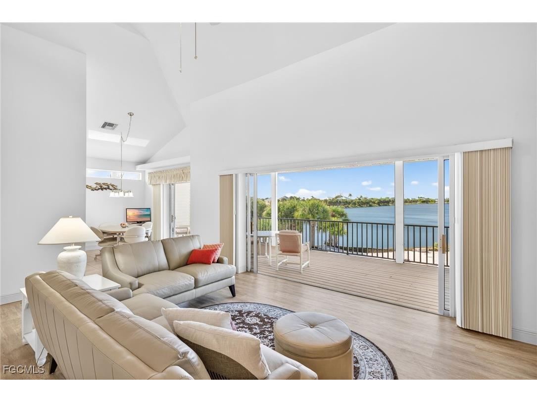 517 Lake Murex Circle Sanibel FL 33957 2025025389 image8