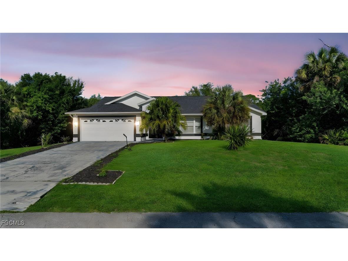 517 Palmetto Avenue Lehigh Acres FL 33972 2025002240 image1