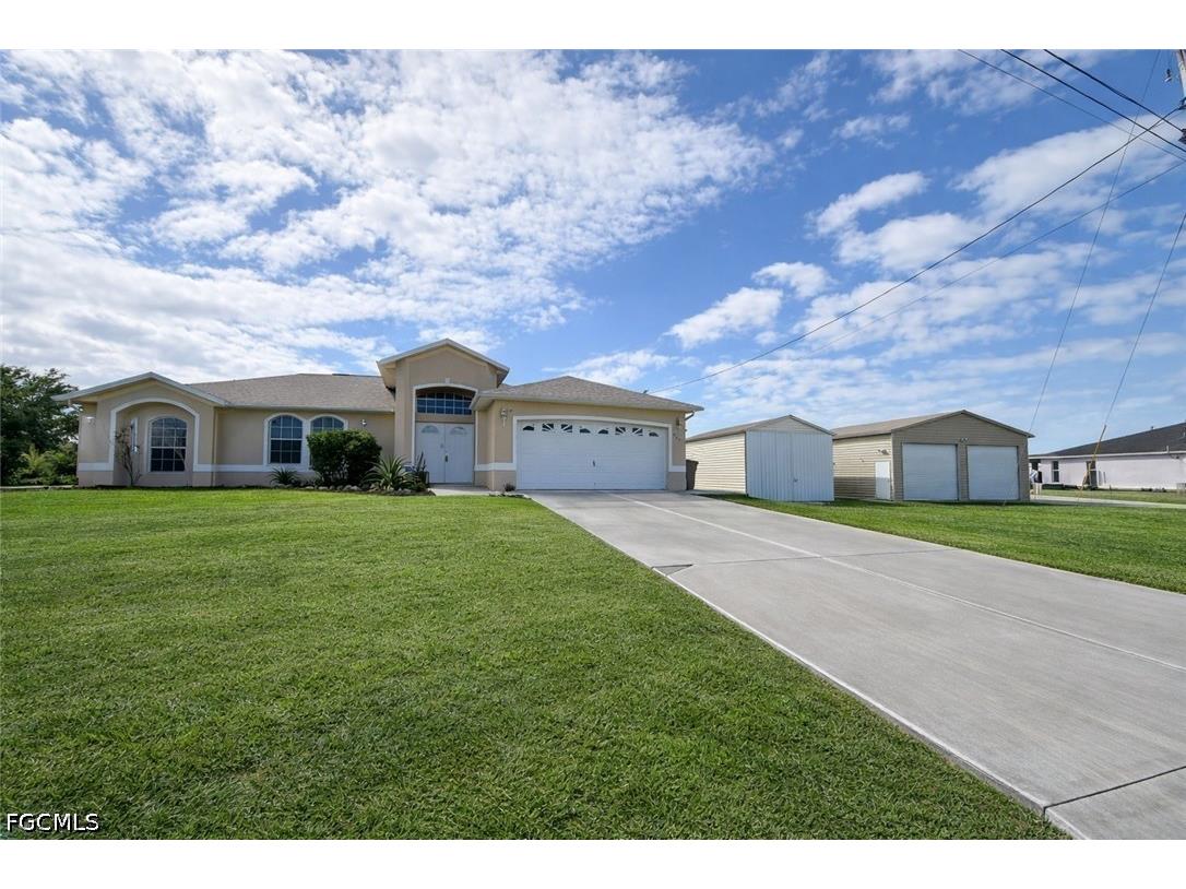517 Peerless Circle Lehigh Acres FL 33974 2026017270 image1