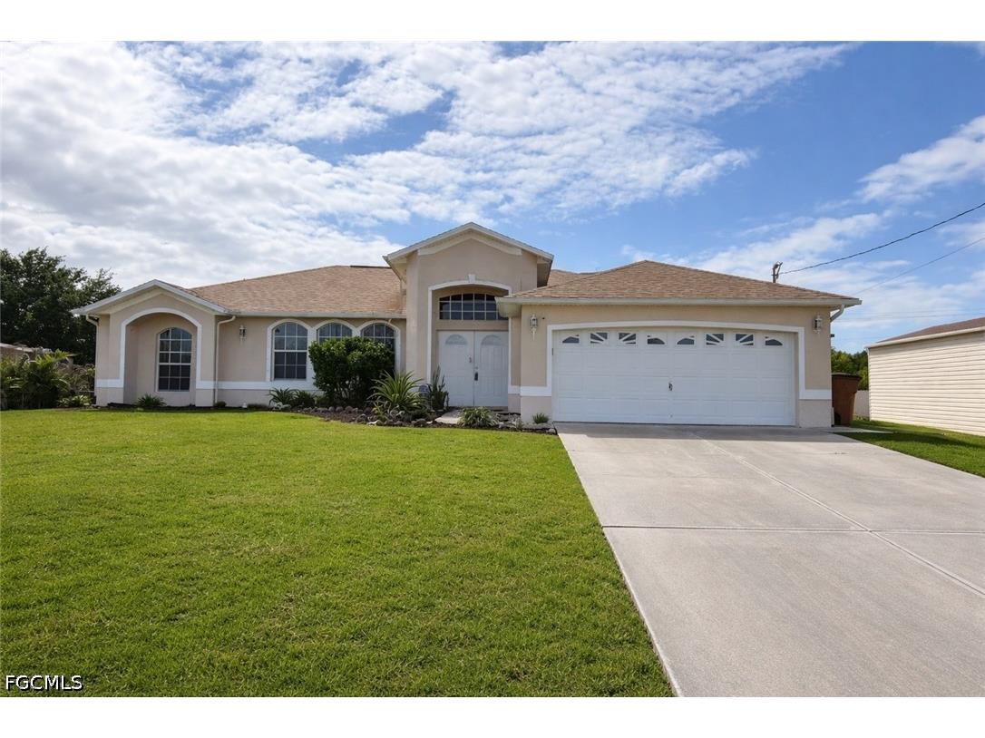 517 Peerless Circle Lehigh Acres FL 33974 2026017270 image2