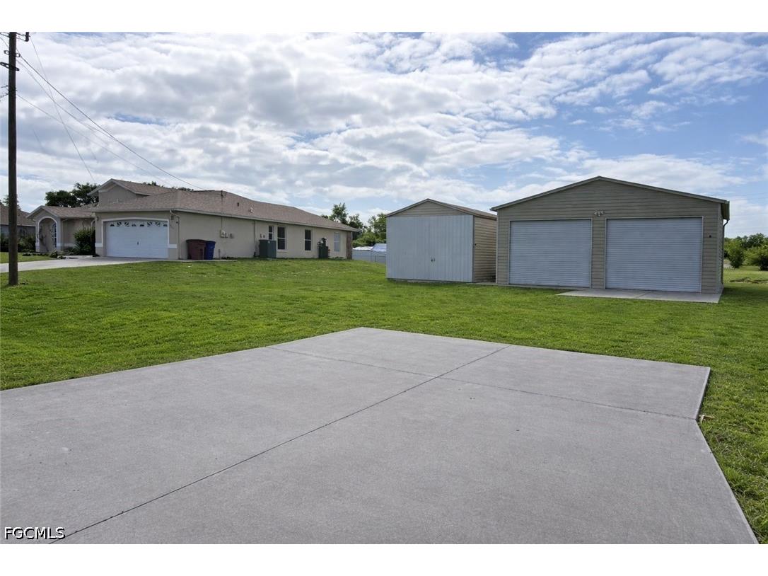 517 Peerless Circle Lehigh Acres FL 33974 2026017270 image4
