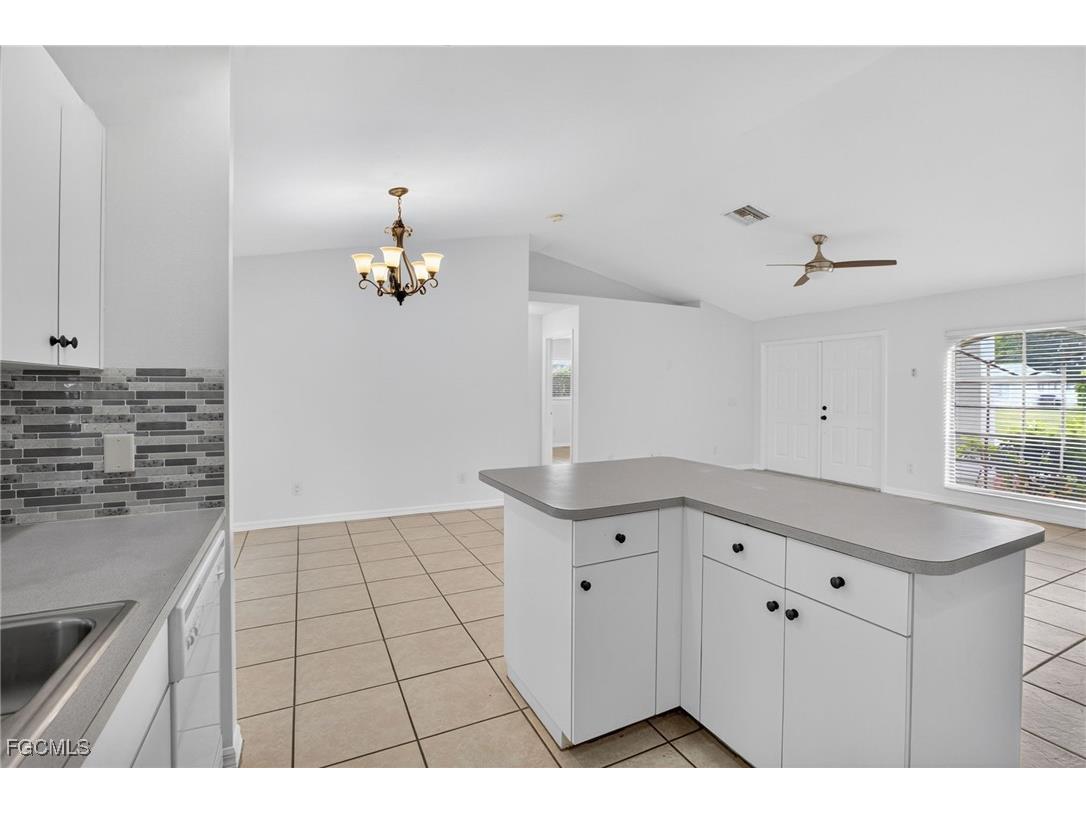 517 SE 16th Place Cape Coral FL 33990 2025013381 image10
