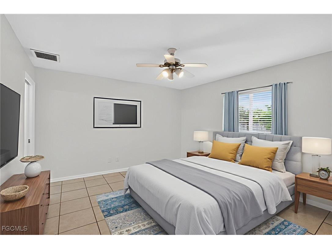 517 SE 16th Place Cape Coral FL 33990 2025013381 image13