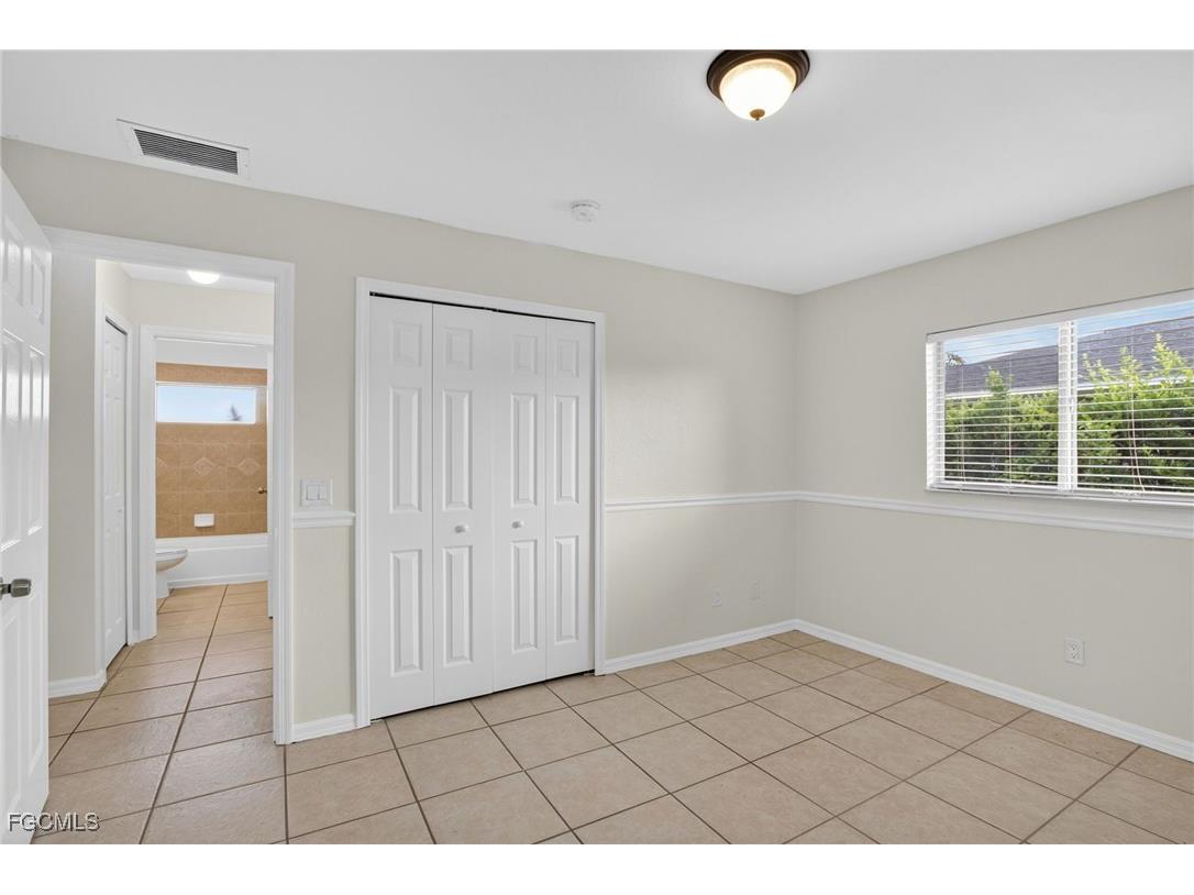 517 SE 16th Place Cape Coral FL 33990 2025013381 image16