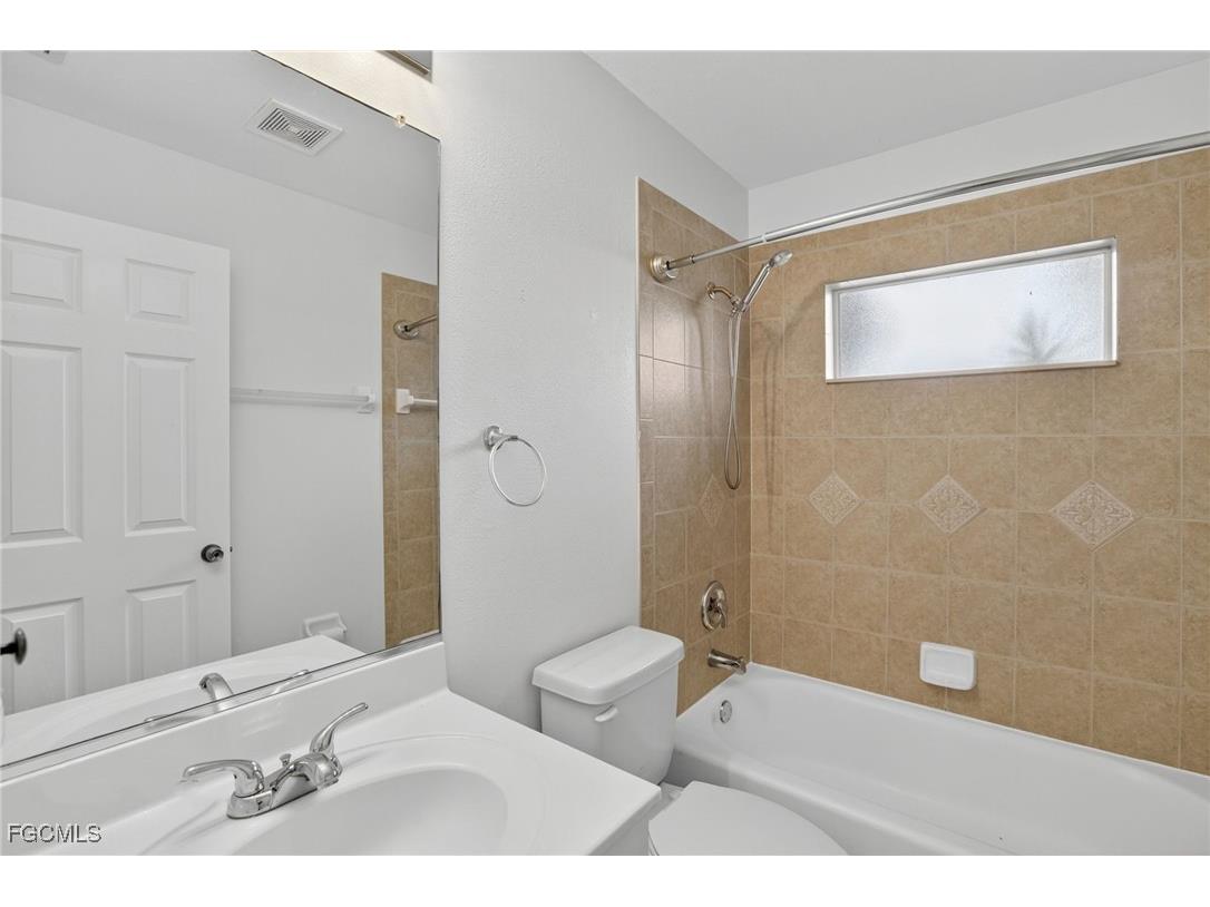 517 SE 16th Place Cape Coral FL 33990 2025013381 image17