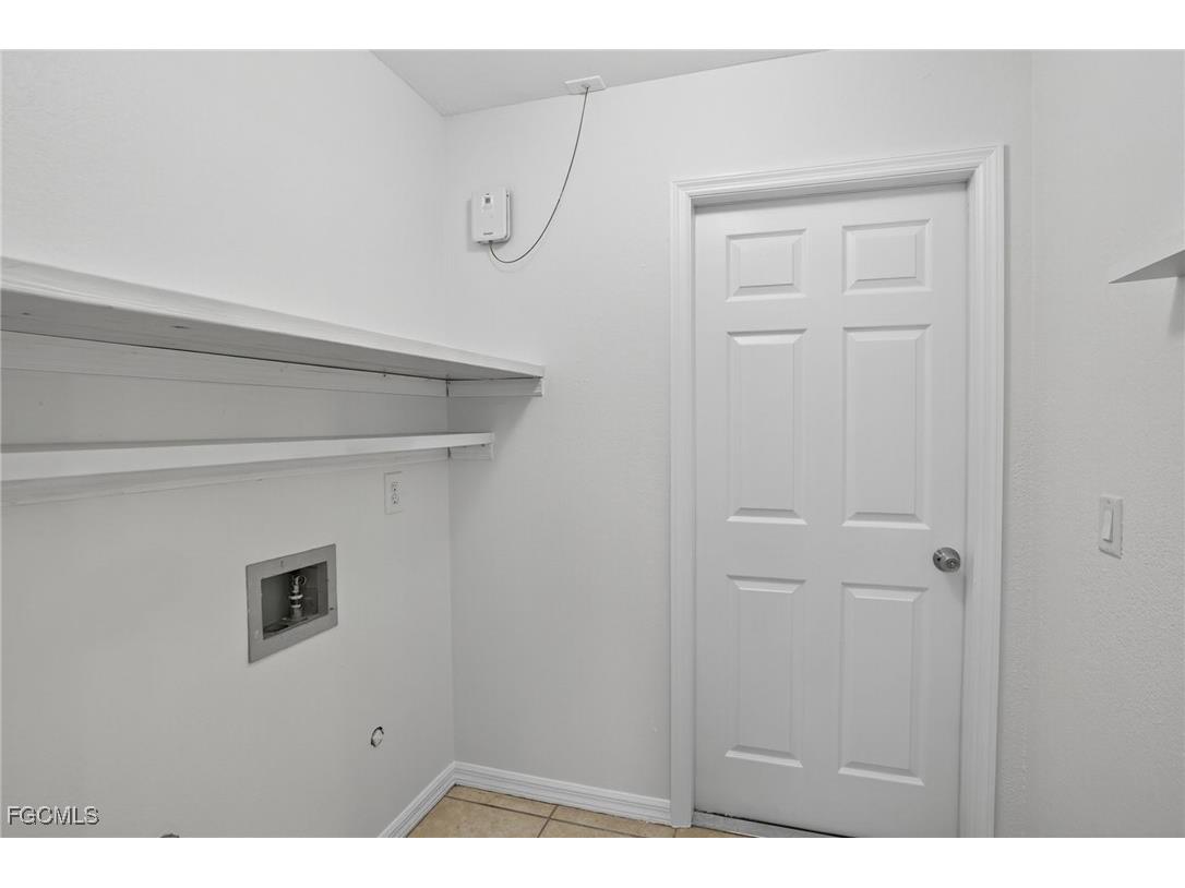 517 SE 16th Place Cape Coral FL 33990 2025013381 image23