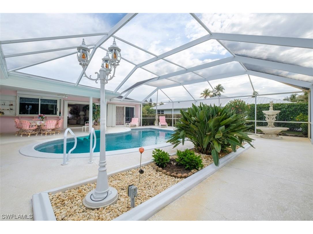 518 Cypress Way E Naples FL 34110 223021423 image1