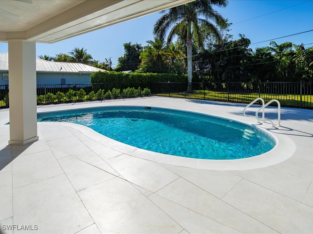 518 Cypress Way E Naples FL 34110 225029643 image40