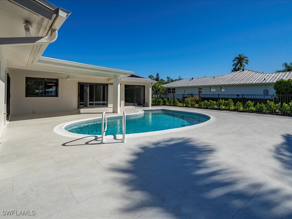 518 Cypress Way E Naples FL 34110 225029643 image41