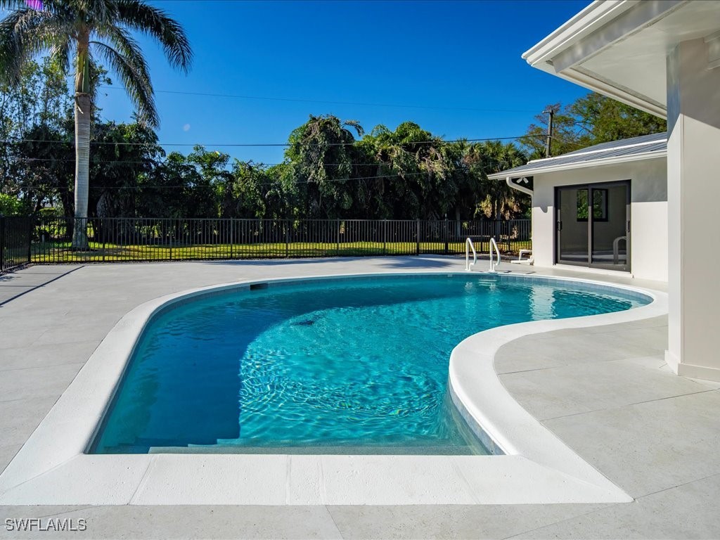 518 Cypress Way E Naples FL 34110 225029643 image6