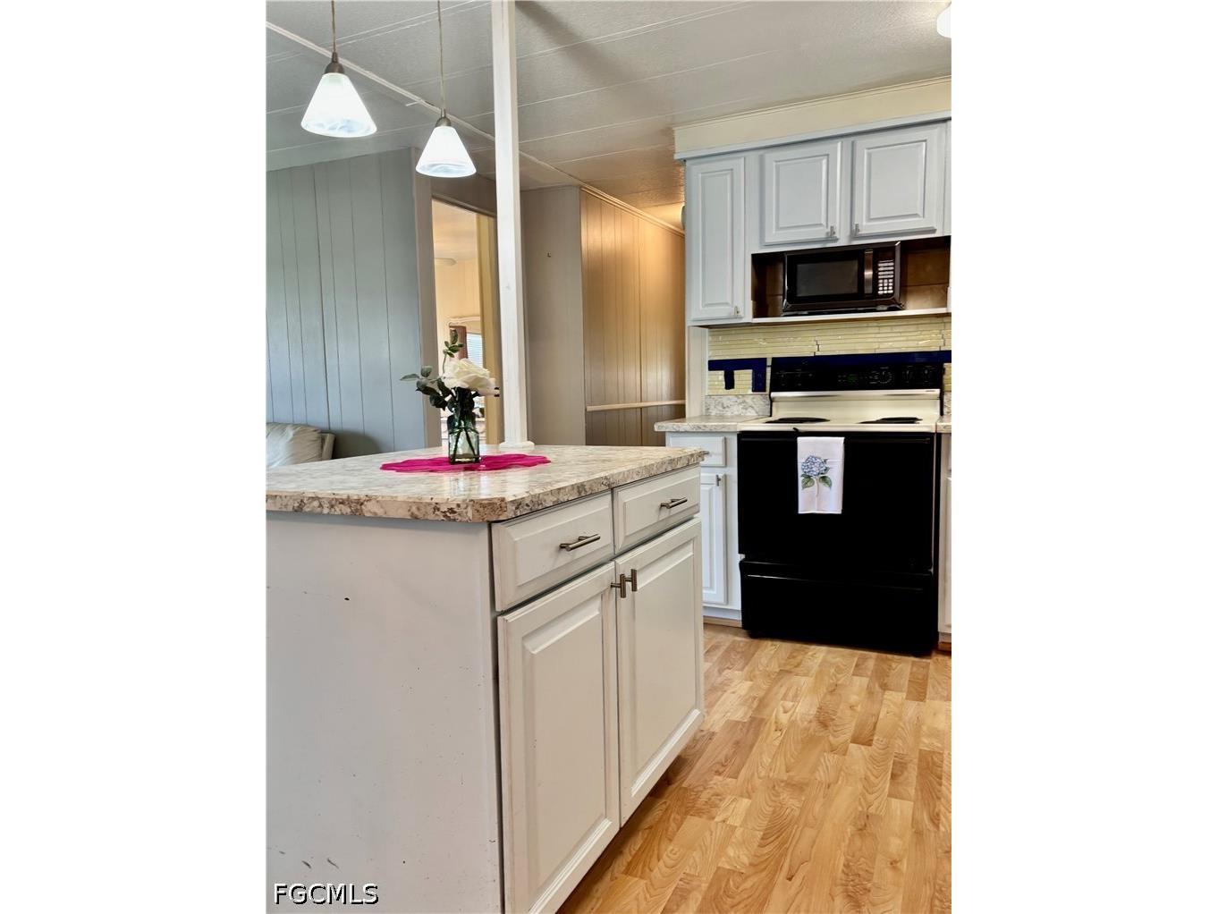 518 Pine Tree Court North Fort Myers FL 33917 2026031143 image7