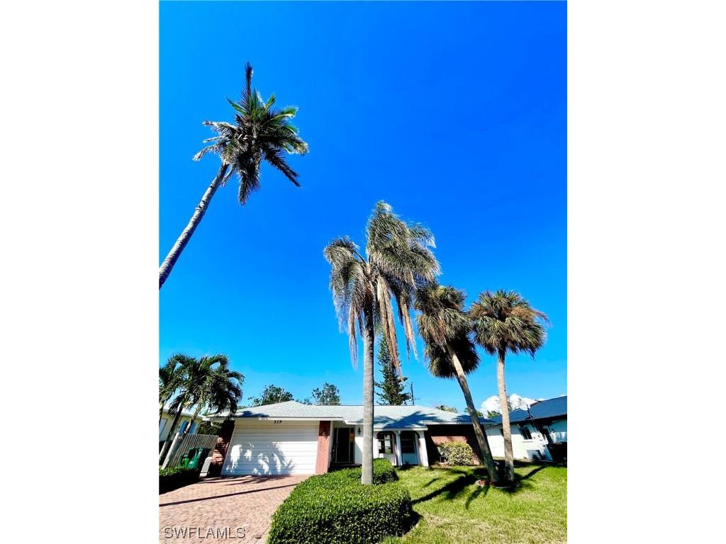 519 95th Avenue N Naples FL 34108 223011796 image1