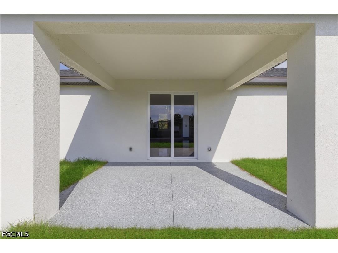 519 Monroe Avenue Lehigh Acres FL 33972 2026017437 image8