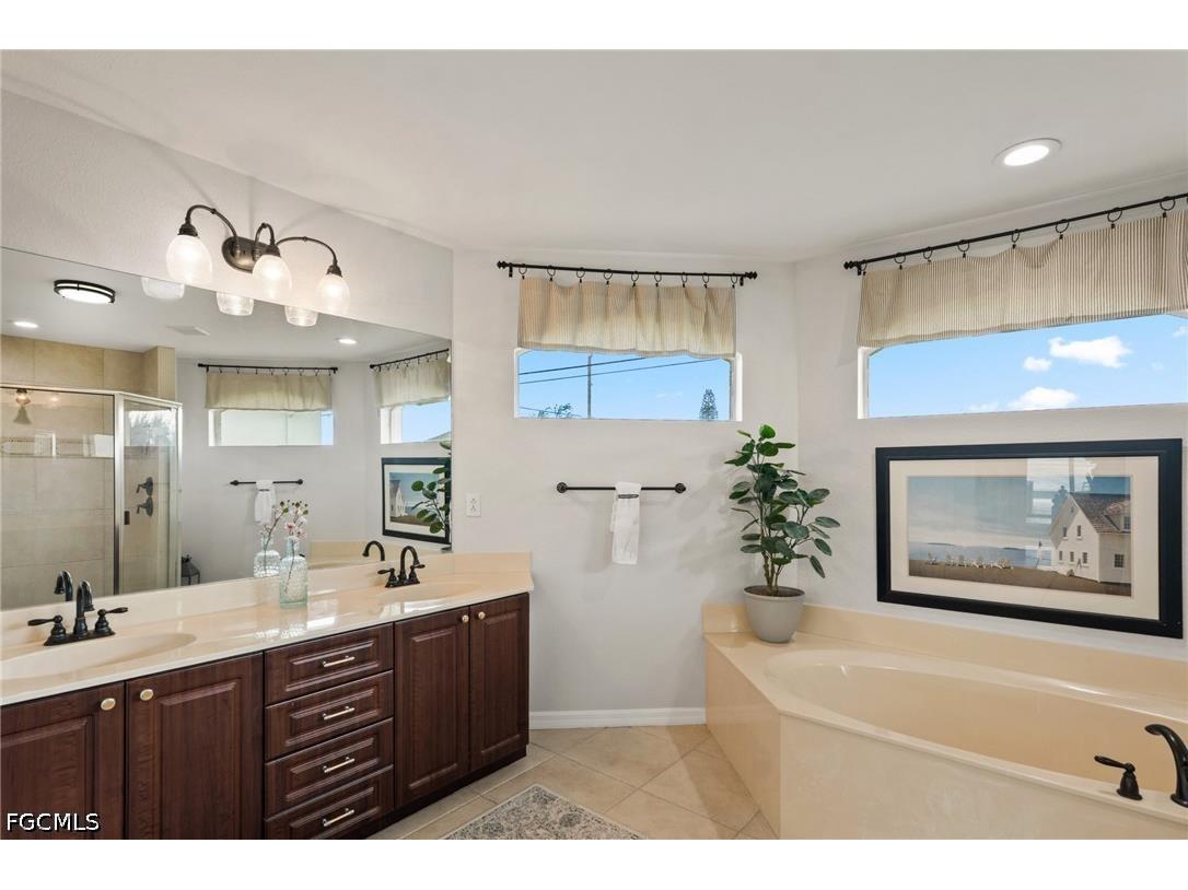 519 NE 19th Terrace Cape Coral FL 33909 2026016877 image17