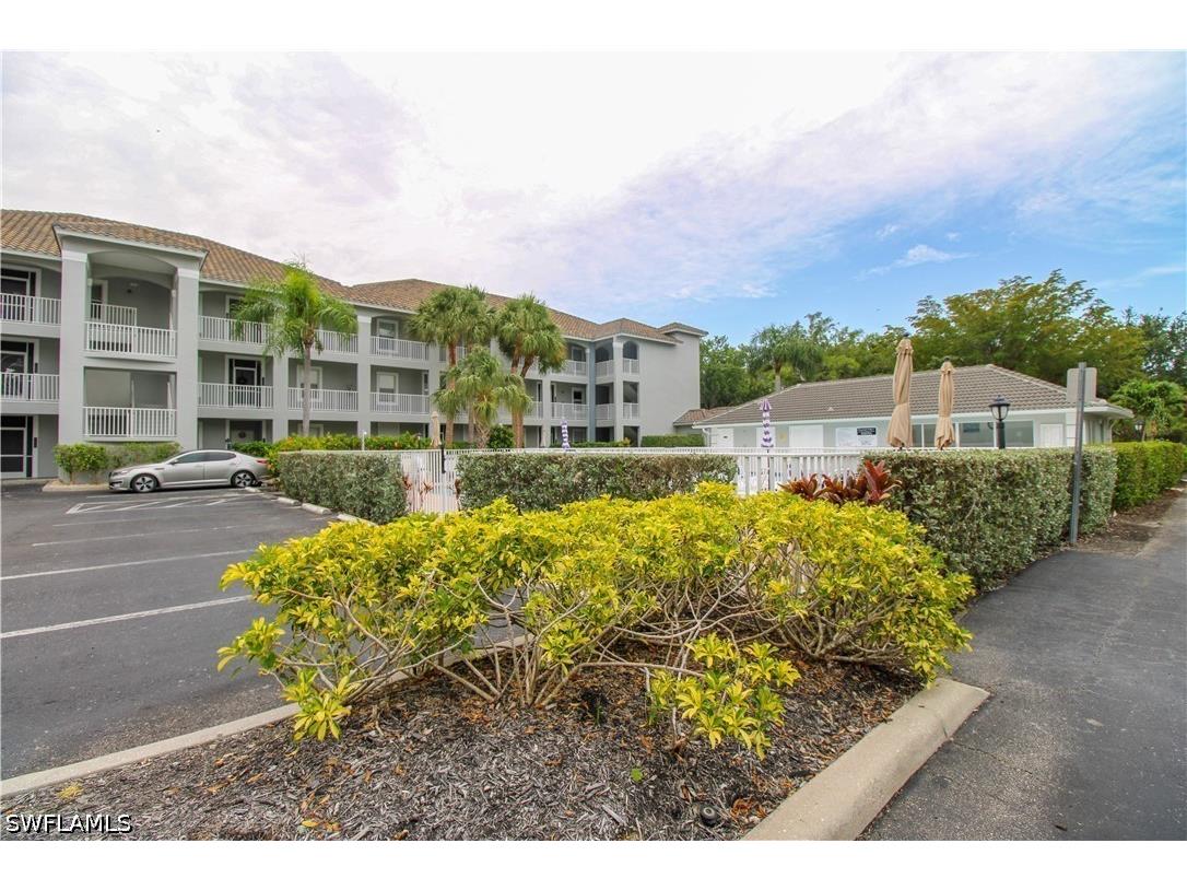 519 Roma Court #3-208 Naples FL 34110 226018496 image2