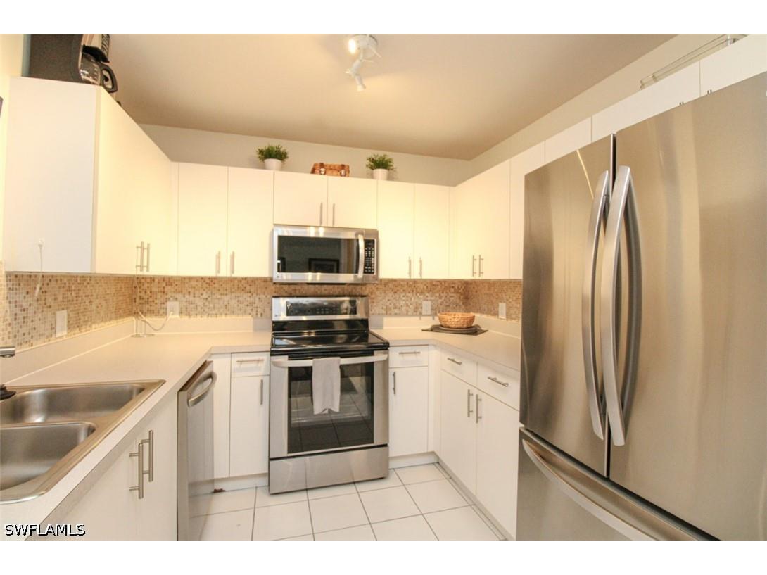 519 Roma Court #3-208 Naples FL 34110 226018496 image20