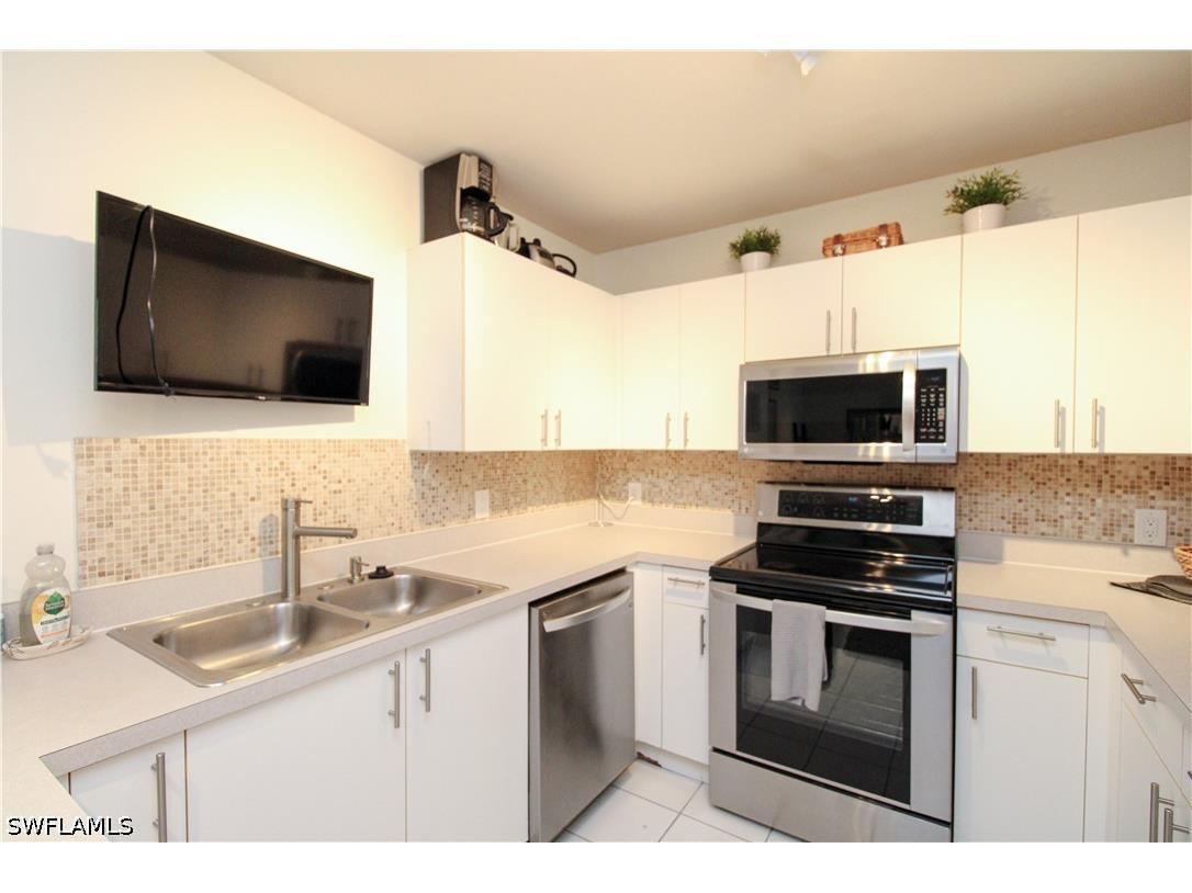 519 Roma Court #3-208 Naples FL 34110 226018496 image21