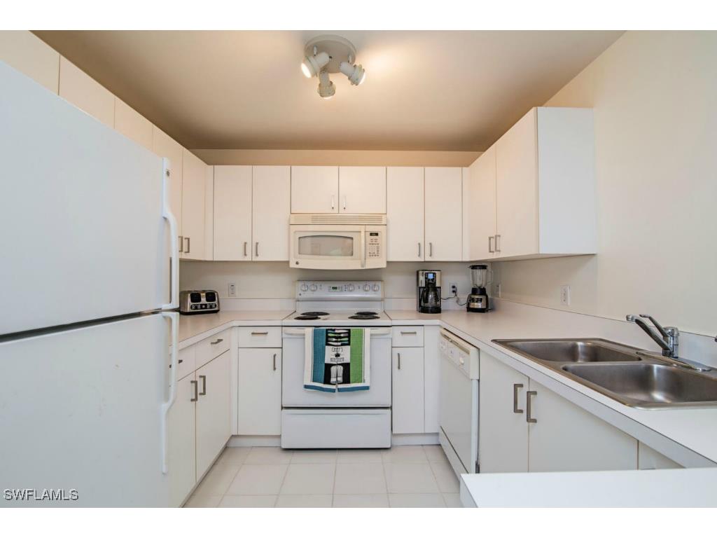 519 Roma Court #3-301 Naples FL 34110 225082578 image5