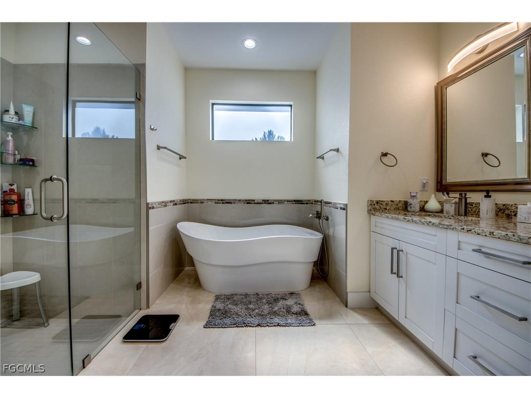 519 Trafalgar Parkway Cape Coral FL 33991 2026005507 image23