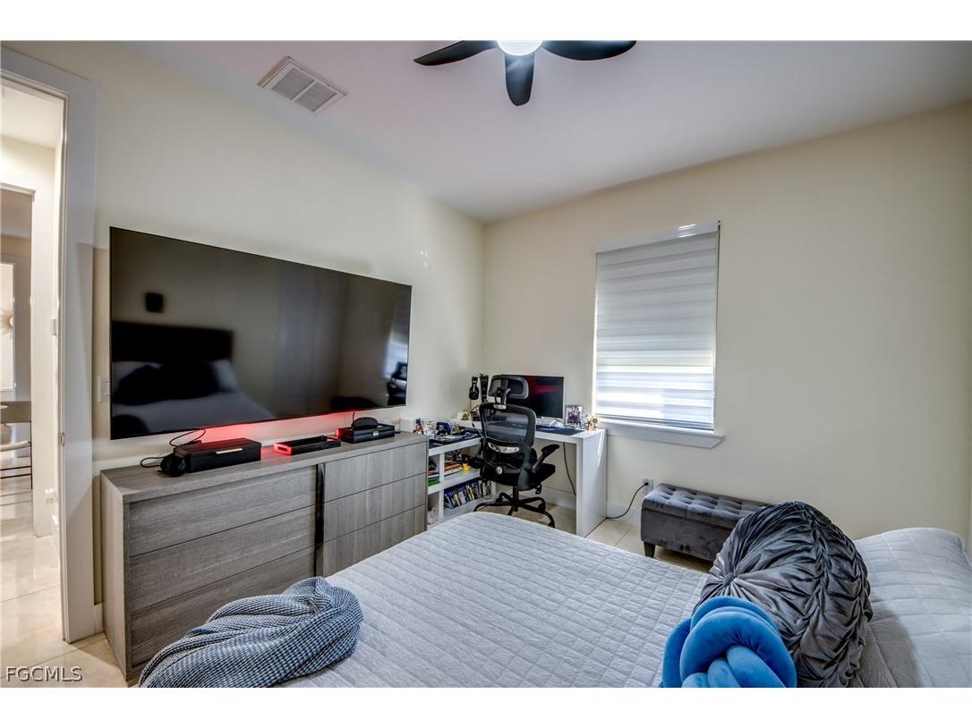 519 Trafalgar Parkway Cape Coral FL 33991 2026005507 image31