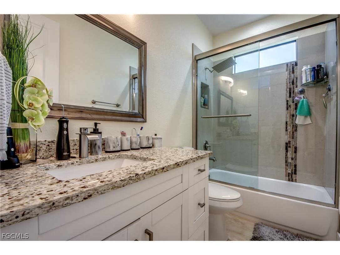 519 Trafalgar Parkway Cape Coral FL 33991 2026005507 image32