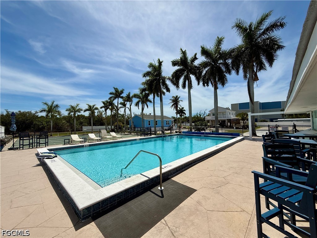 52 Doubloon Way Fort Myers Beach FL 33931 2026012644 image8