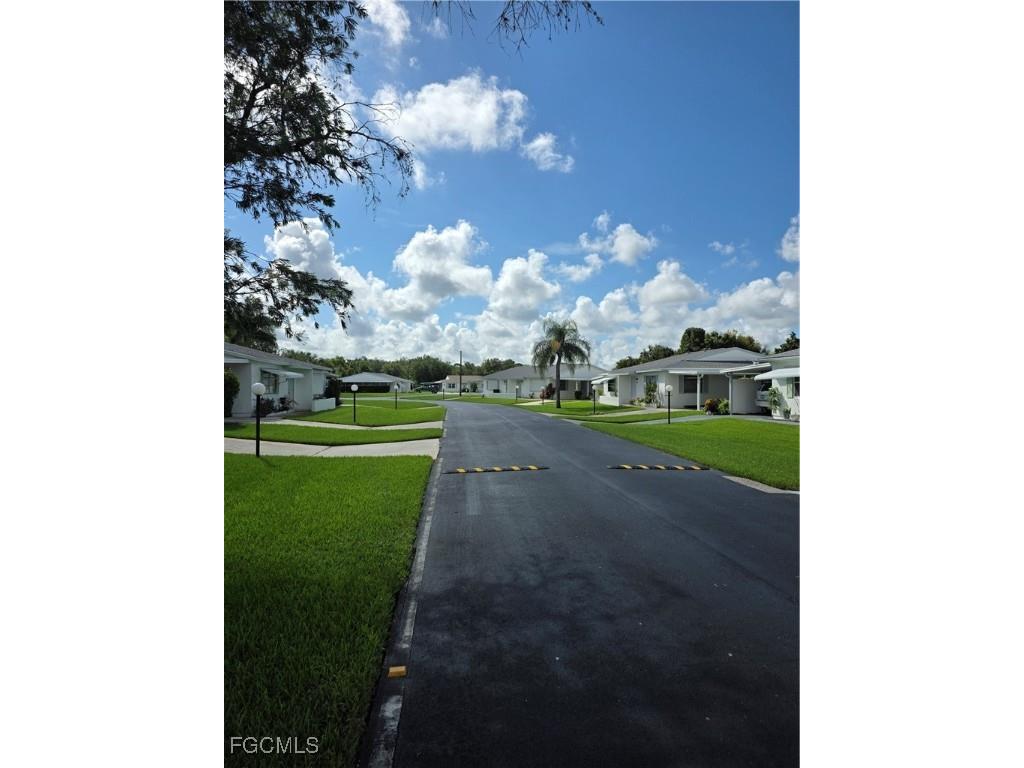 52 Heath Aster Lane Lehigh Acres FL 33936 2025004489 image3