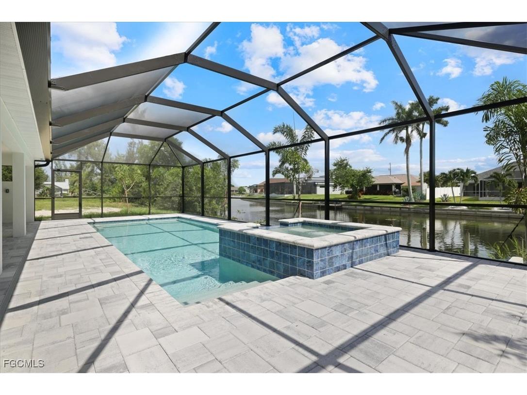 520 SW 28th Street Cape Coral FL 33914 2025005263 image1