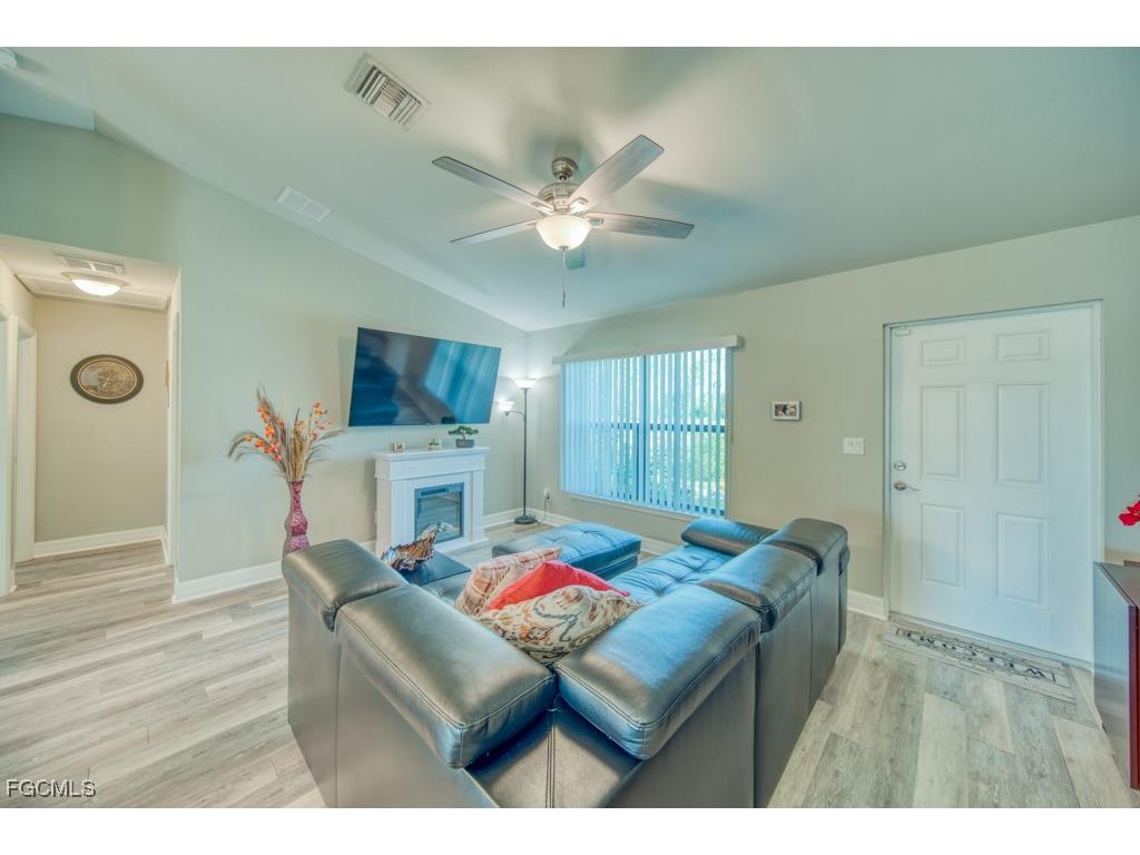 520 Wilmington Parkway Cape Coral FL 33993 2026005883 image26