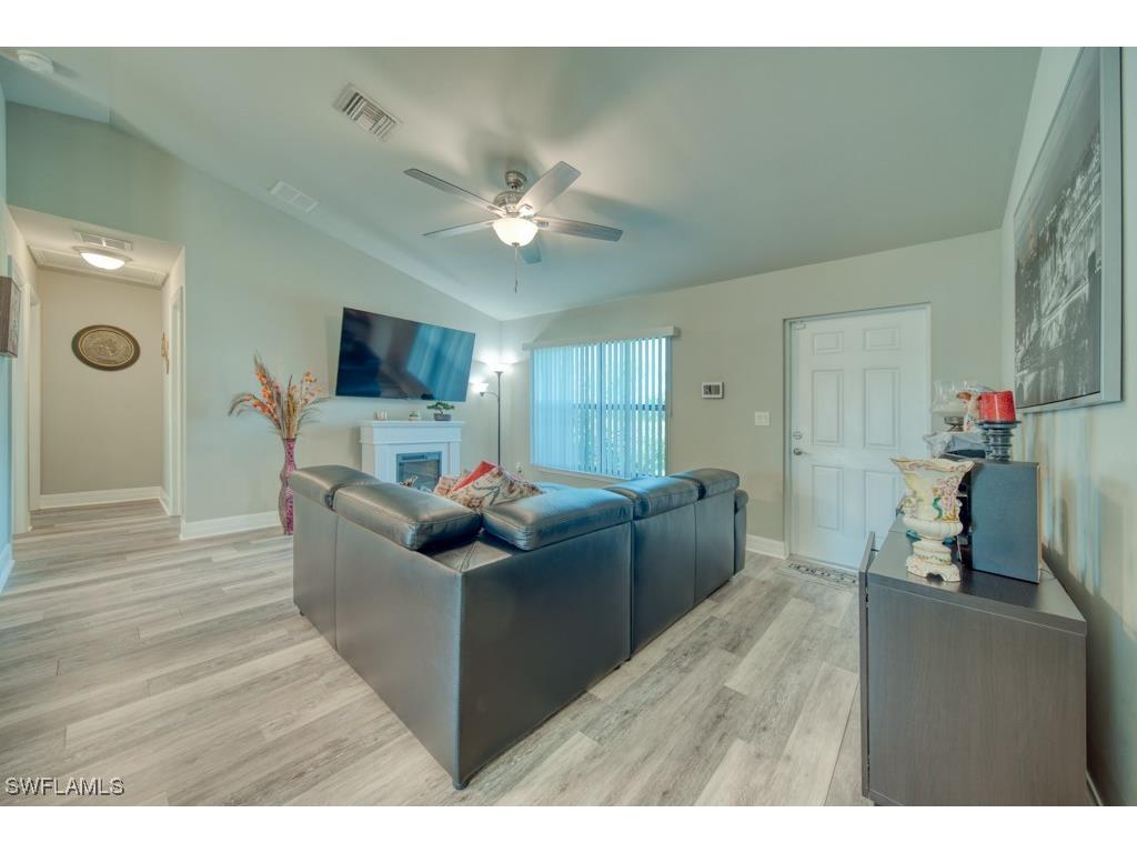 520 Wilmington Parkway Cape Coral FL 33993 225052869 image11