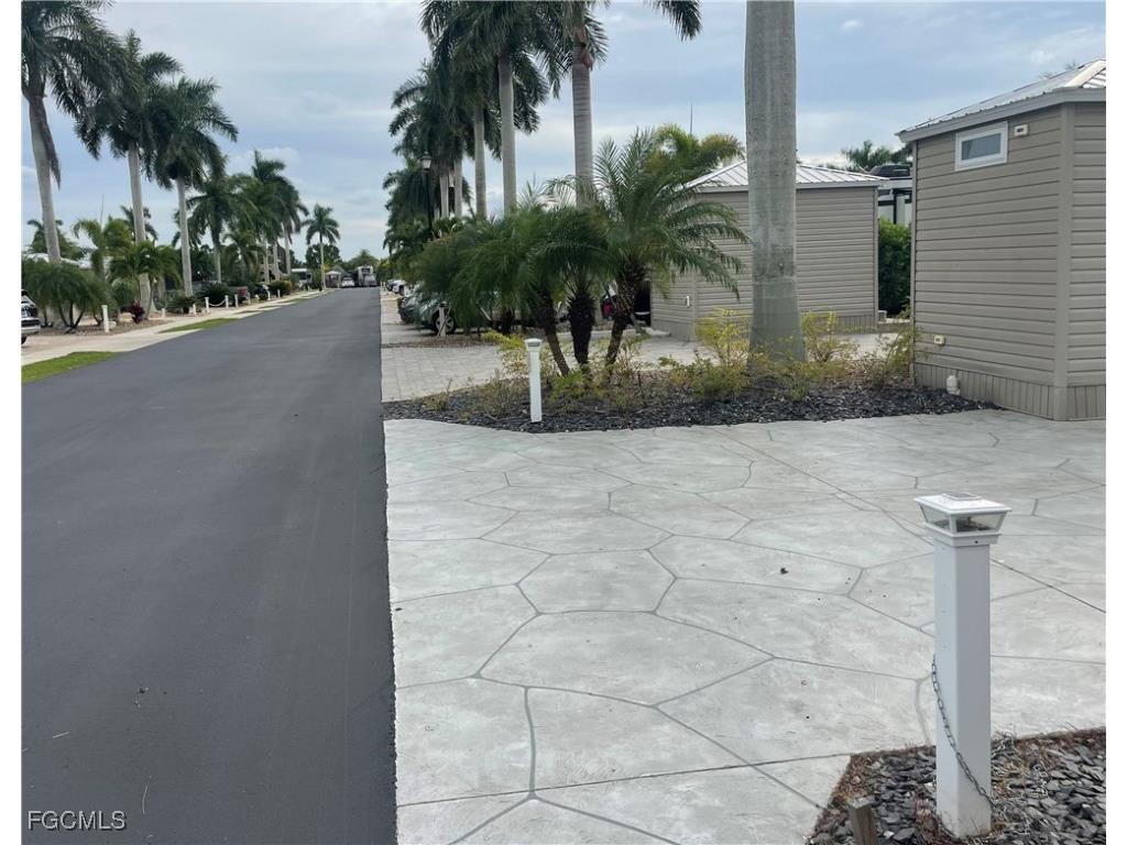 5202 Marsh Mallow Trail Fort Myers FL 33905 2025019442 image4