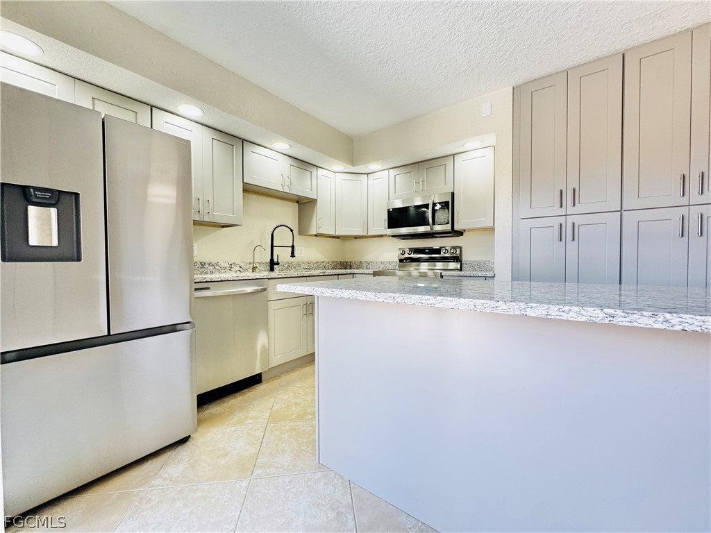 5205 Cedarbend Drive #4 Fort Myers FL 33919 2026012448 image15