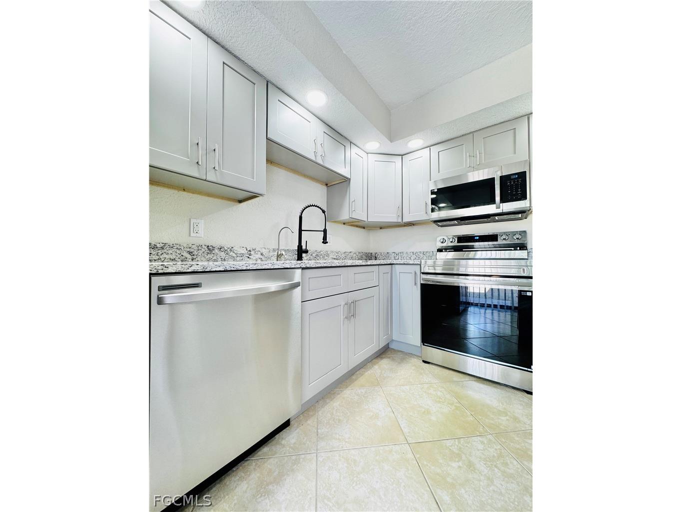 5205 Cedarbend Drive #4 Fort Myers FL 33919 2026012448 image17