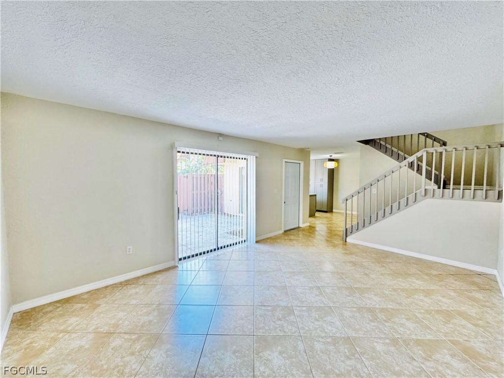 5205 Cedarbend Drive #4 Fort Myers FL 33919 2026012448 image2